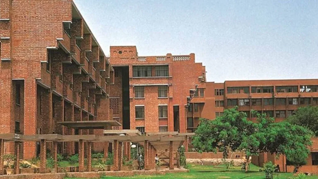 पीएचडी के लिए आंतरिक प्रवेश परीक्षा पर जेएनयू कर रहा विचार