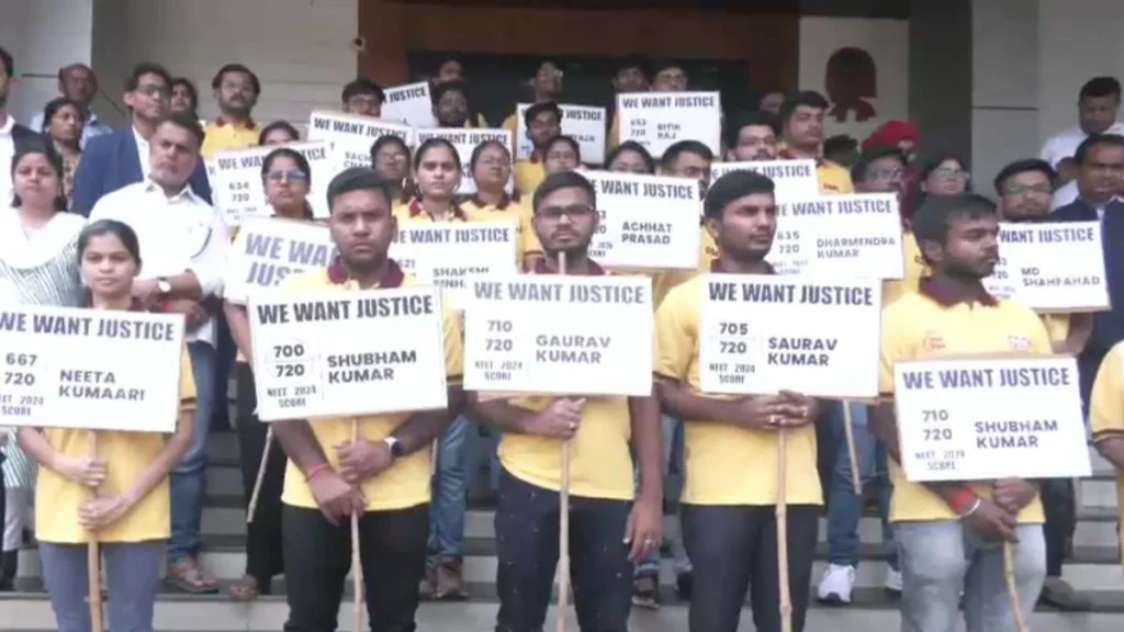 नीट पर्चाफोड़, ट्रंक से पर्चा चुराने का आरोपी इंजीनियर गिरफ्तार