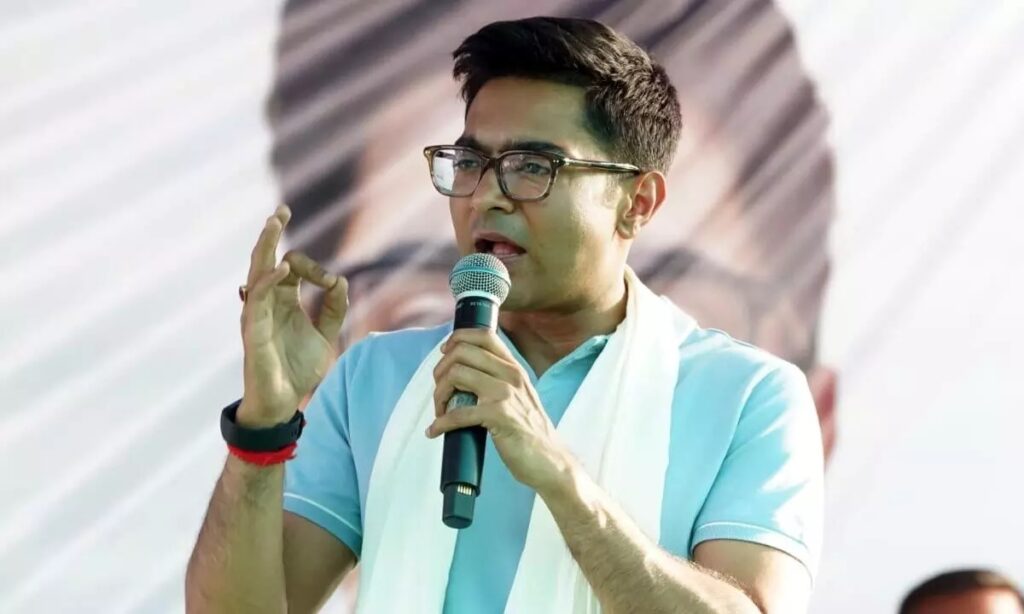 कोलकाता लौटे तृणमूल कांग्रेस के अखिल भारतीय महासचिव अभिषेक बनर्जी