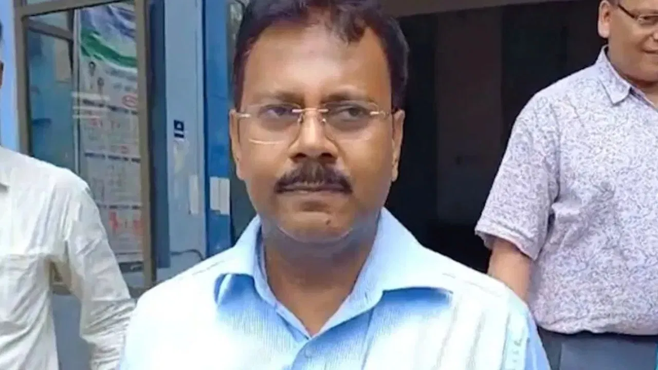 Bengal Medical Council Revokes Registration of RG Kar Ex-Principal Sandip Ghosh Amid Rape-Murder Case