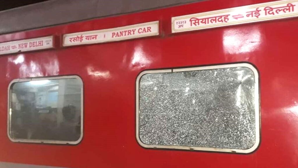 Stone Pelting on Mahabodhi Express Near Prayagraj, Passengers Narrowly Escape