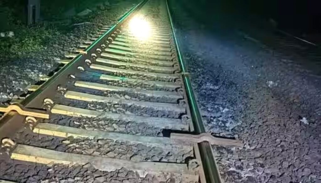 Train accident averted in Gujarat Fish plate and keys found on railway track